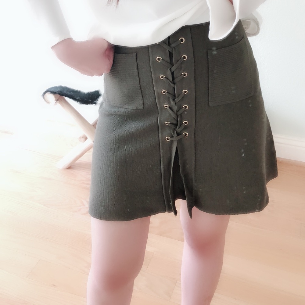 Military green Knit skirt with lace